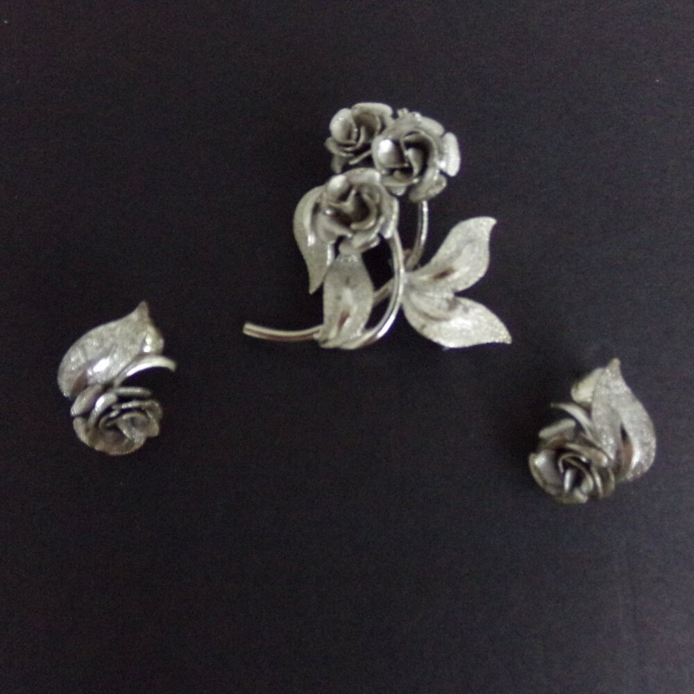Vintage Set Rose Flower Brooch Pin Clip Earrings Silver Tone
